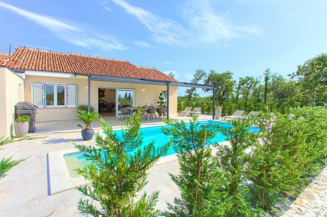Holiday Home Elegant Vrh  المظهر الخارجي الصورة