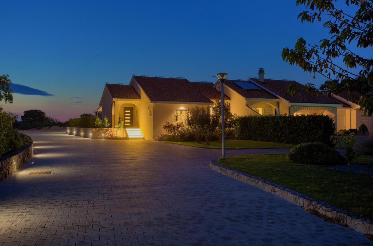 Holiday Home Elegant Vrh  المظهر الخارجي الصورة